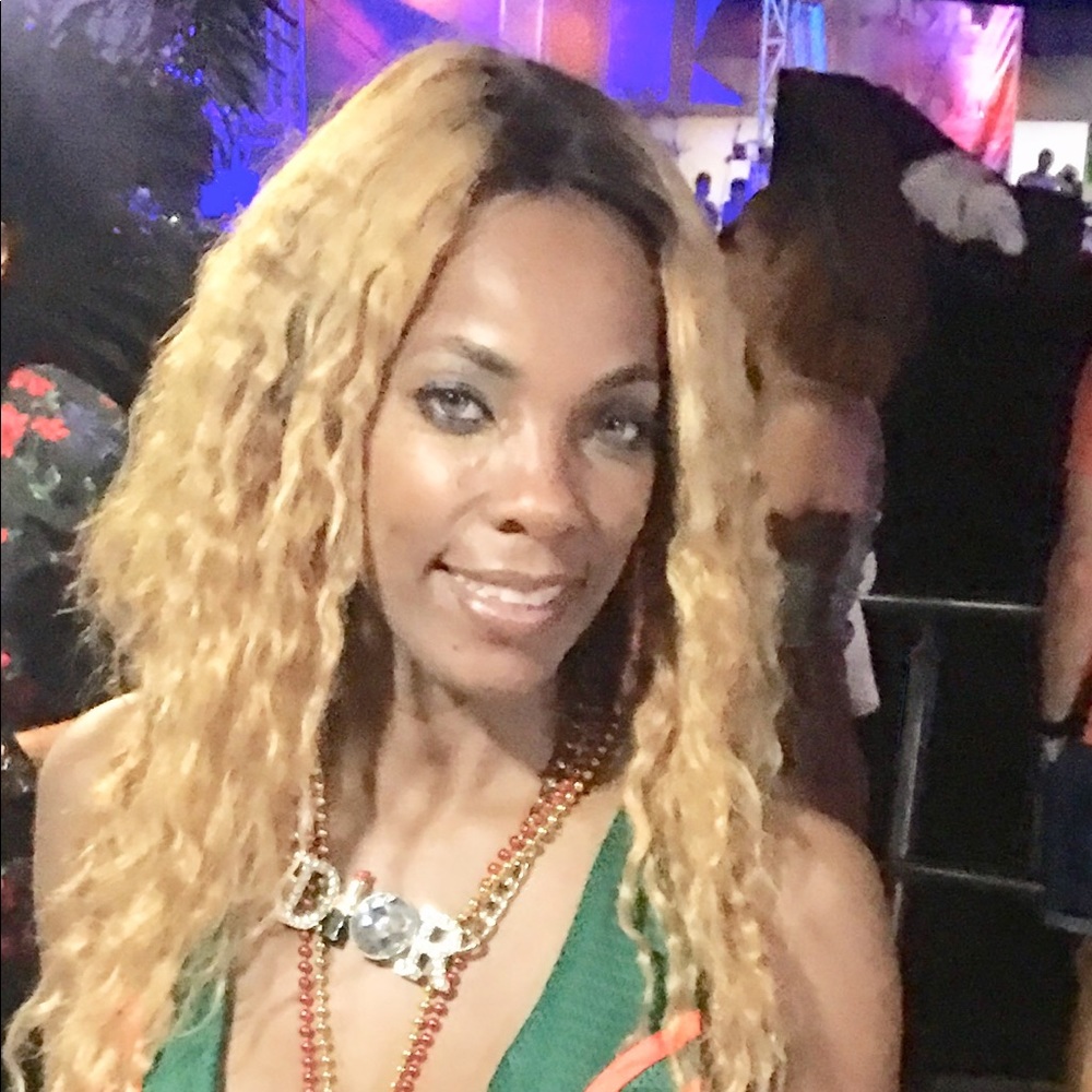 Meet your Posher, Ronnette